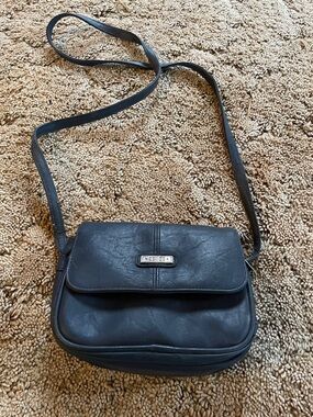 Classic Black Leather Crossbody Bag with Front Flap